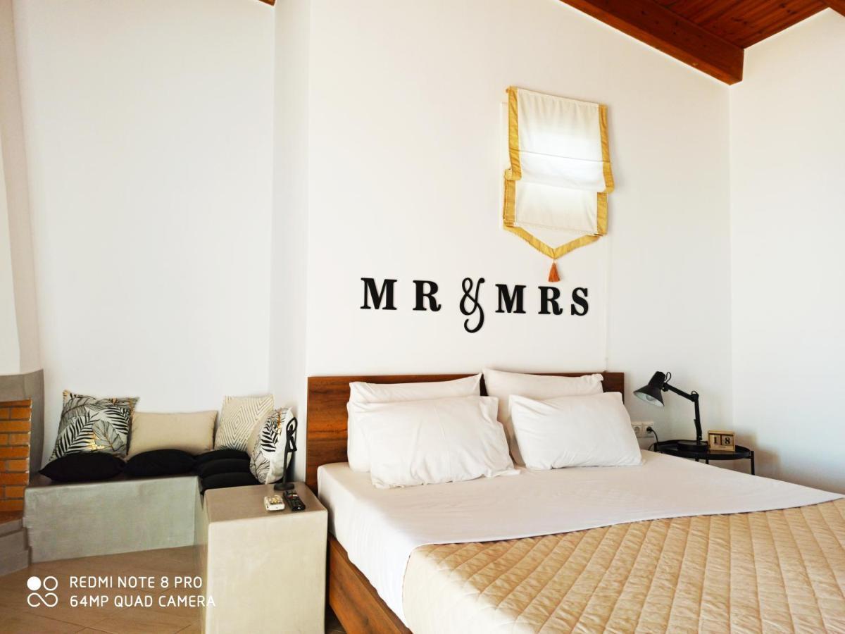 Bourbos Summer Rooms Himare Ngoại thất bức ảnh