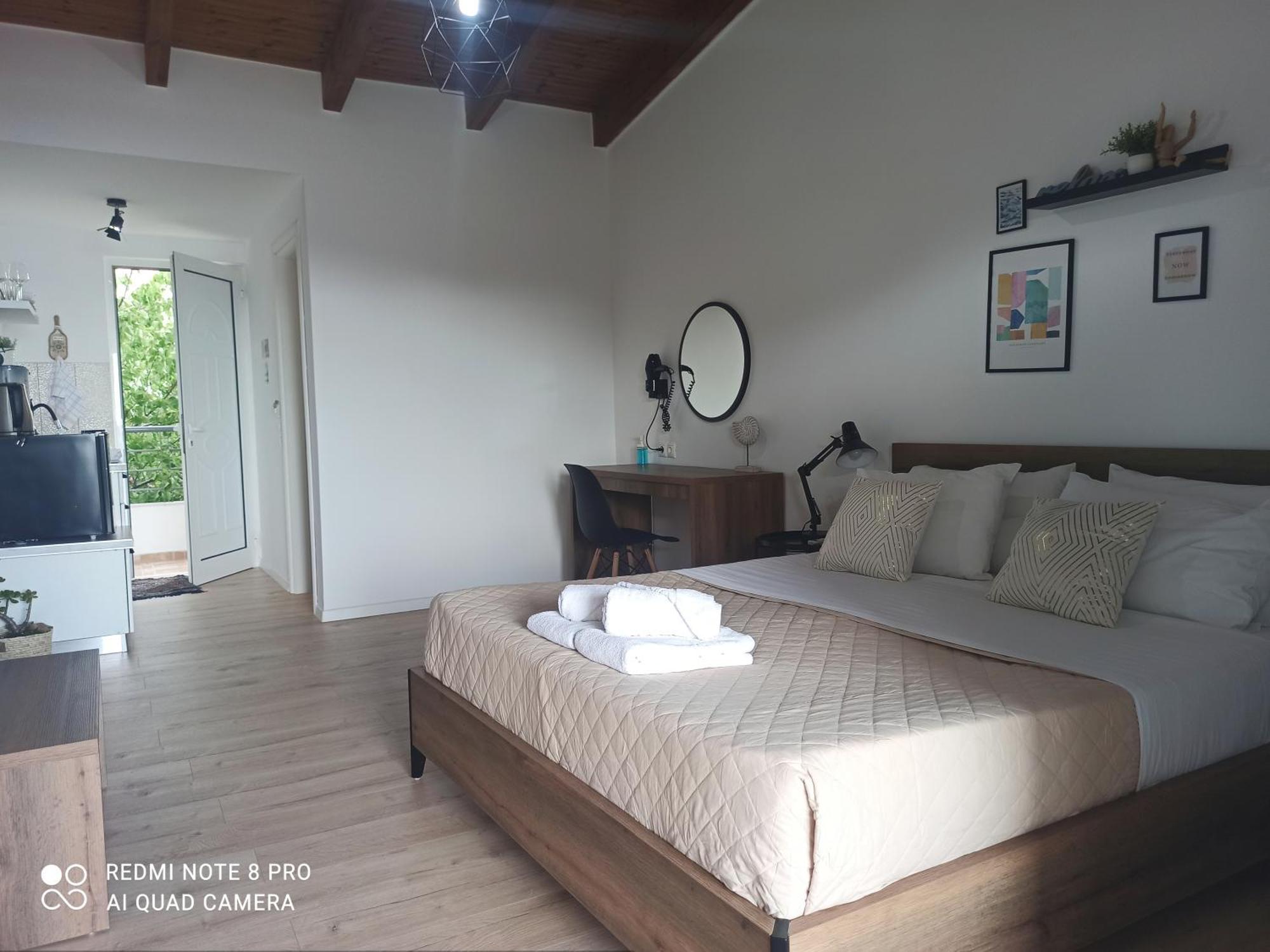 Bourbos Summer Rooms Himare Phòng bức ảnh